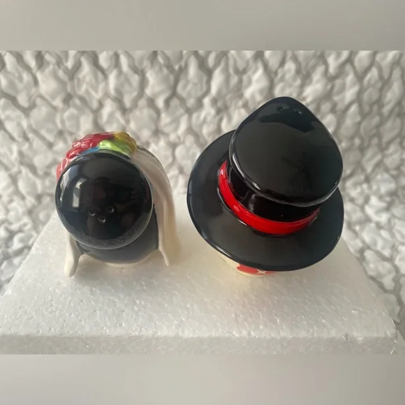 DAY OF THE DEAD SALT & PEPPER SUGAR SKULL BRIDE AND GROOM CERAMIC SHAKERS - Picture 4 of 9